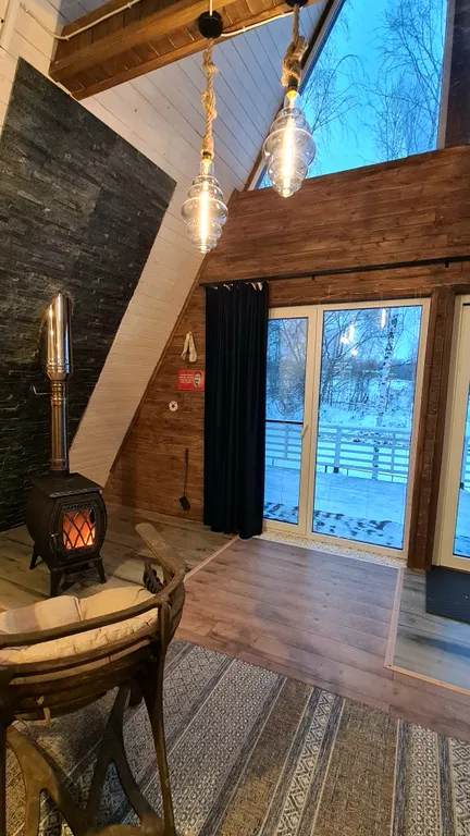 З-комнатный дом У Озера в лесу