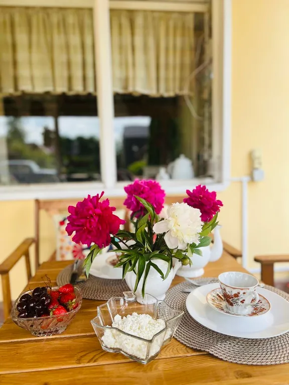 Уютный гостевой домик в саду