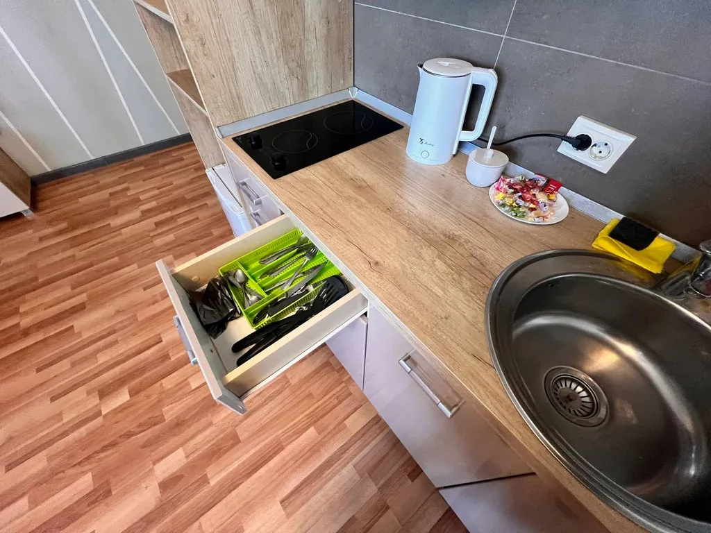 Квартира Студия центр уютная светлая, ТЦ Вояж, парковка, кафе, аквапарк, источник — Тюмень