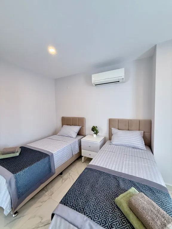 Уютная квартира с видом на горы, пляж Клеопатра