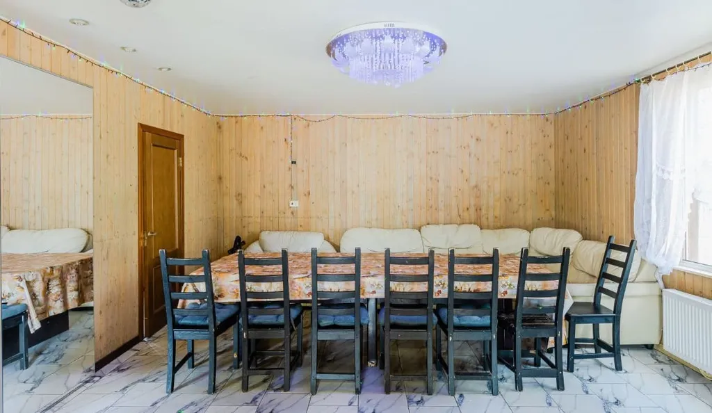 Коттедж с бассейном, баней и 5 спальнями