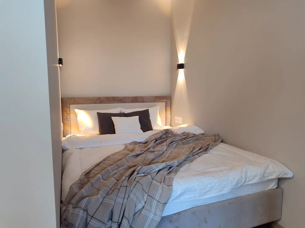 Домашний кинотеатр с большой ванной