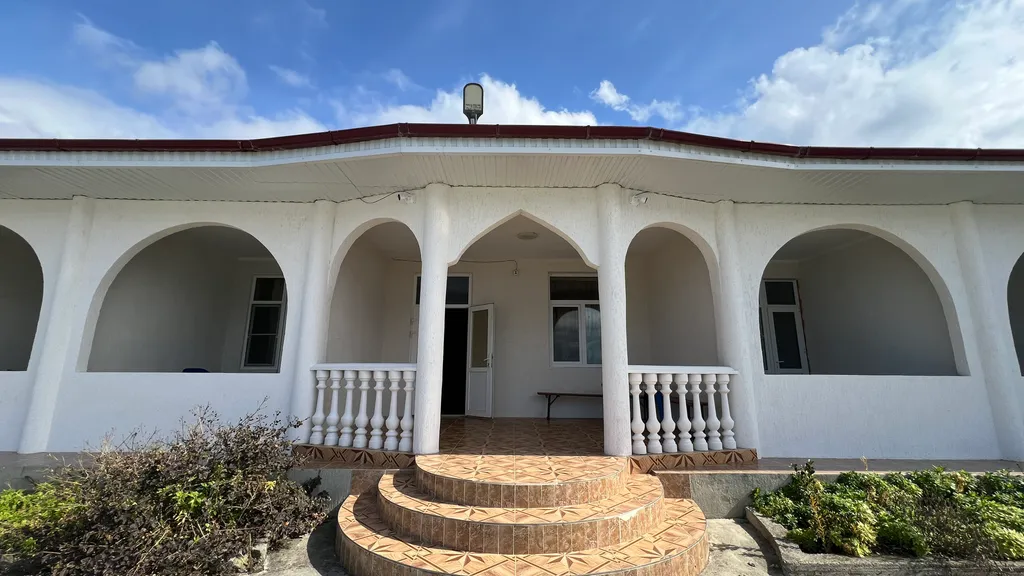 Квартира Квартира Трёхместный номер с видом на горы — Гагра