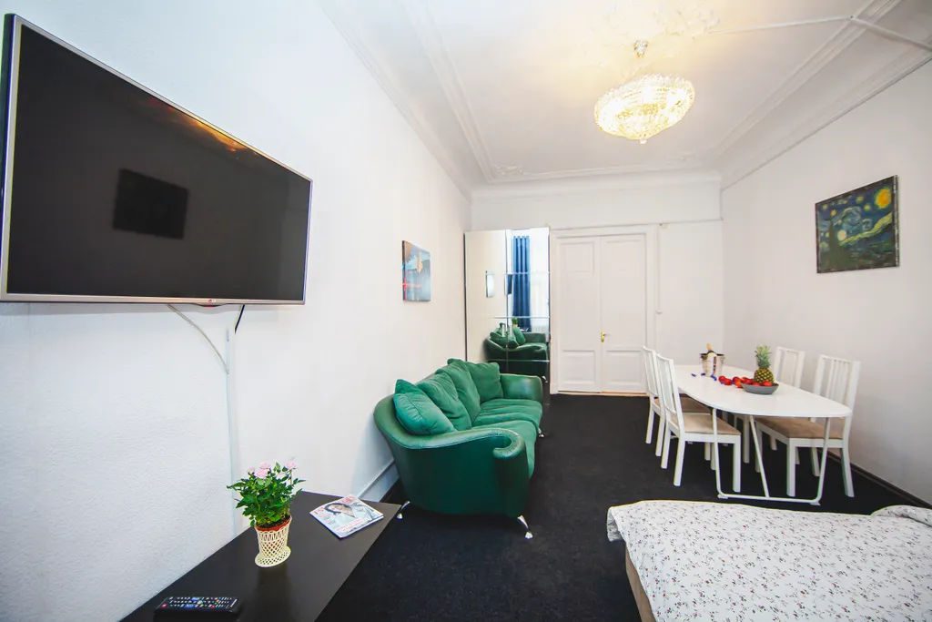 Happy Time 6BR Apartment