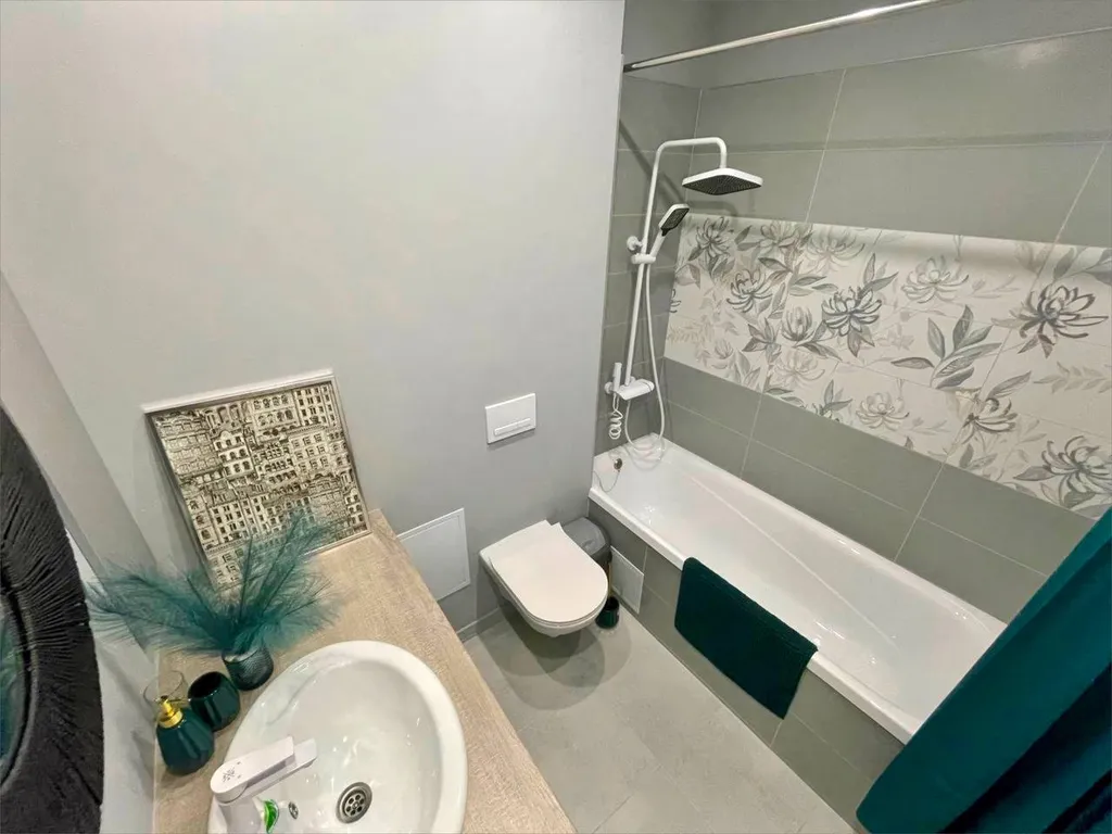 Квартира с панорамным окном в самом центре