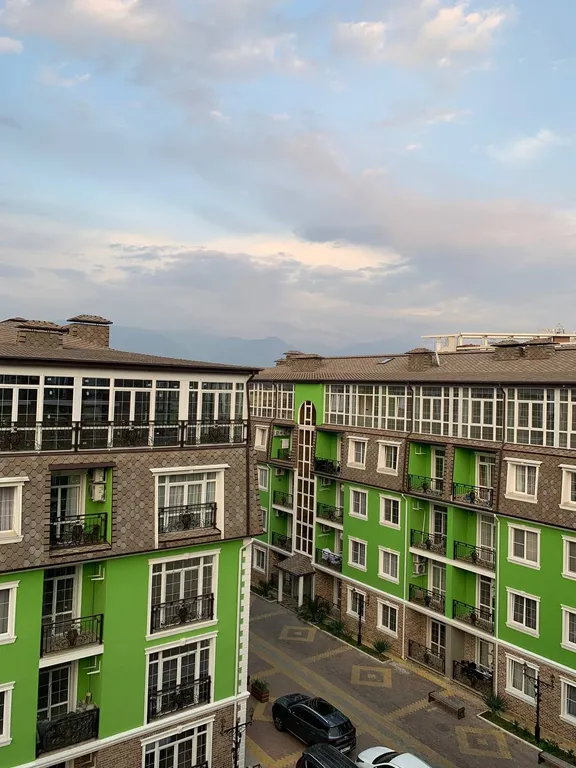Квартира Квартира Арт лайт сити с бокалом вина — Сириус