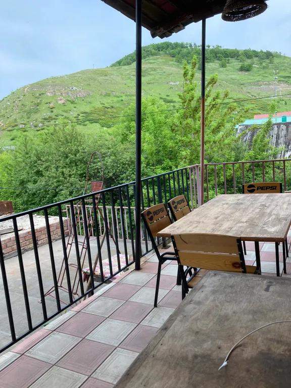 Комната с балконом