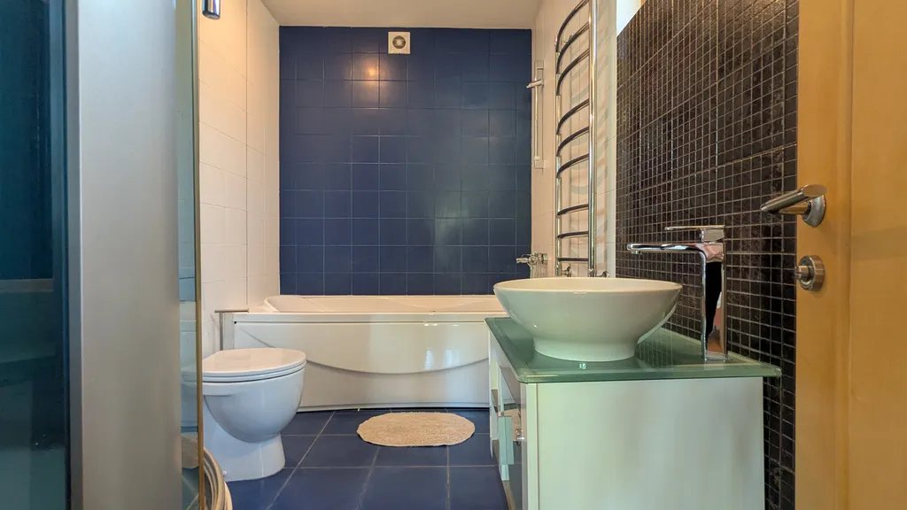 Дом с бассейном в 3 километрах от МКАД