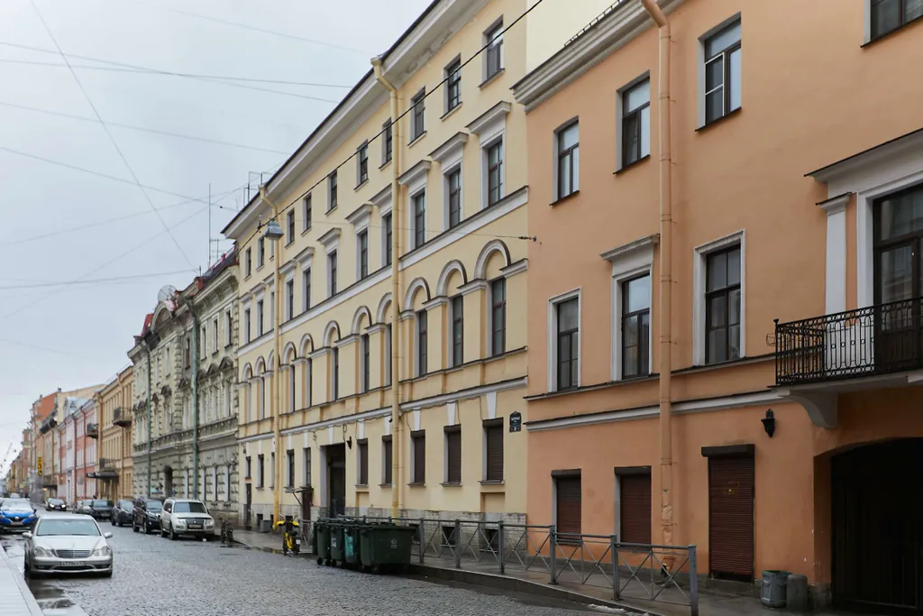 Однушка у медного всадника и набережной