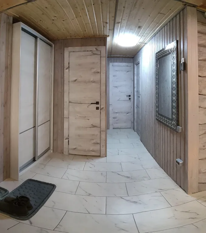 Дом Феникс в лесу