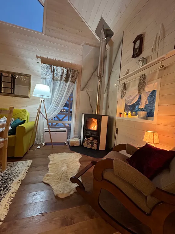 Голландский домик у леса