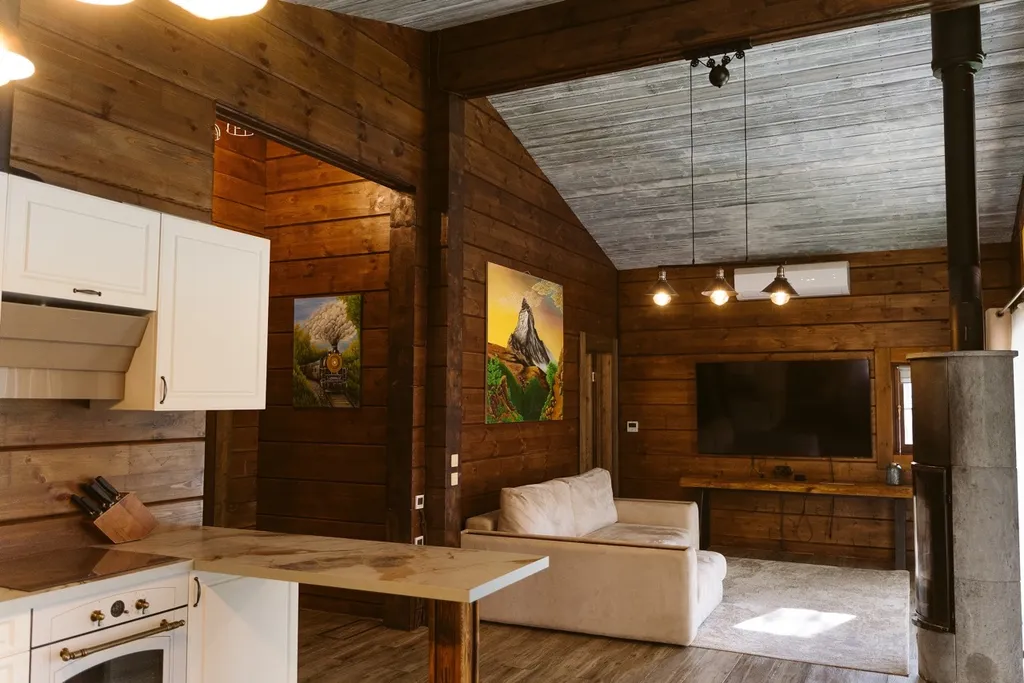 Дом с камином, сауной и купелью