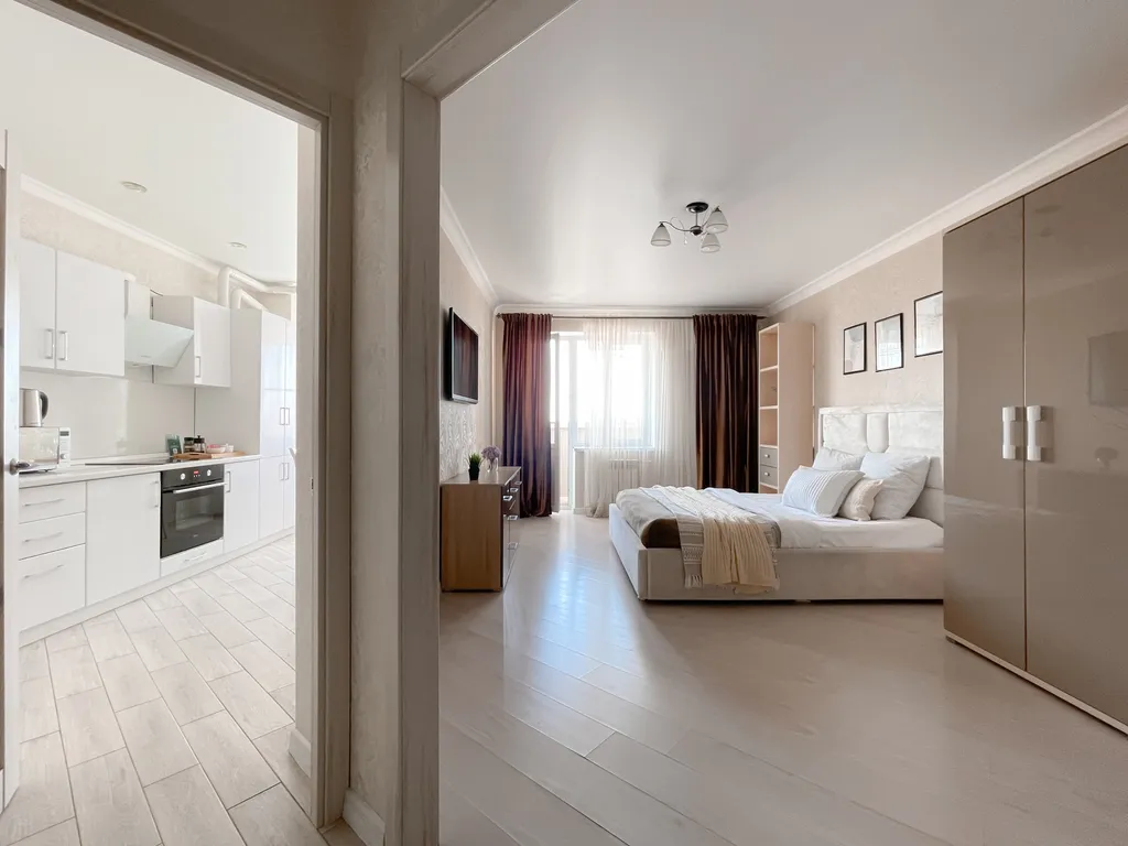 Современная квартира с видом на реку Кутум