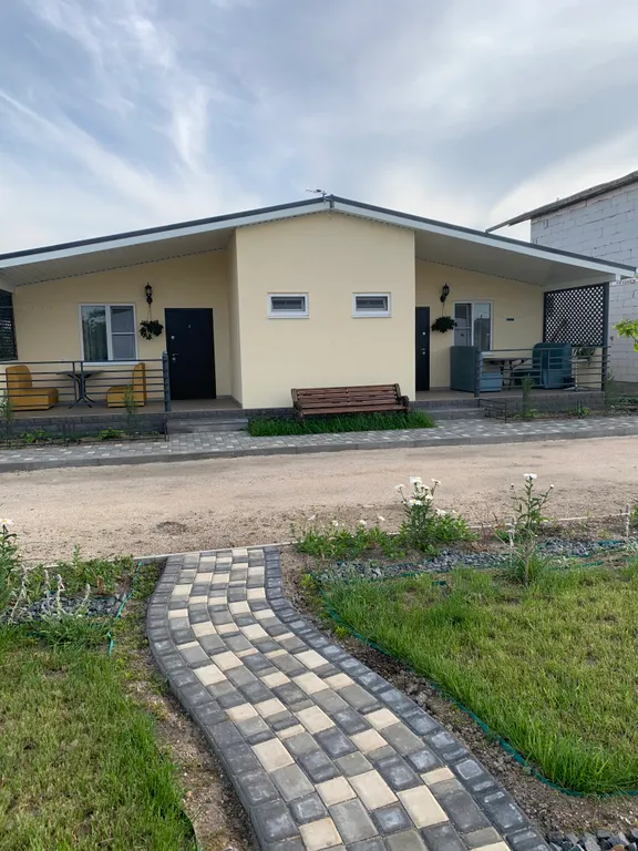 Двухкомнатный апартамент с кухней и террасой на Азовском море