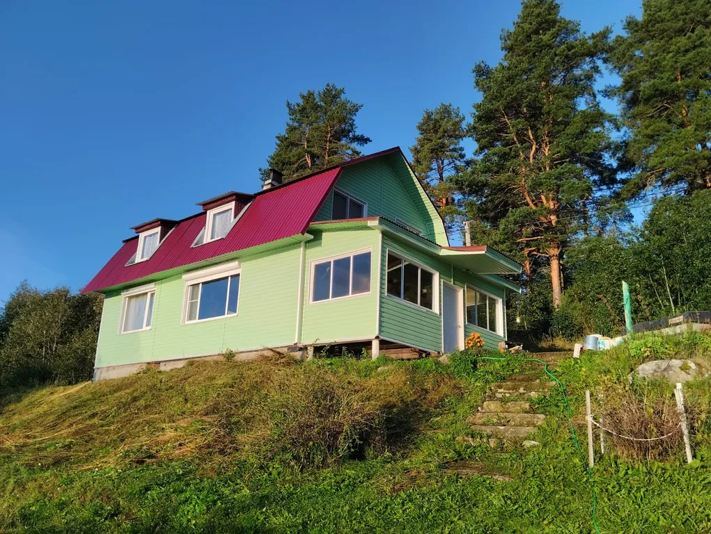 Дом на берегу озера