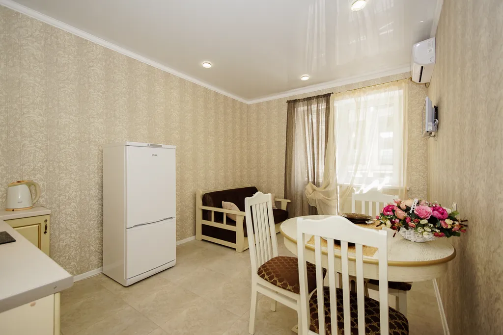 Рядом с детской краевой больницей