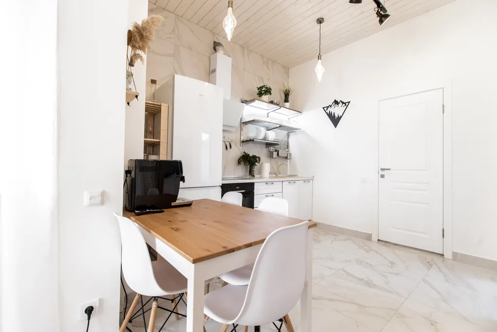 New lux apart с 3-спальнями в центре поляны