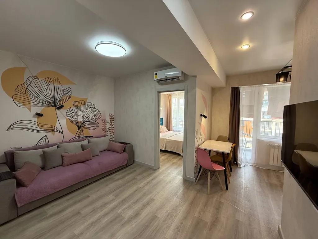 Евродвухкомнатная квартира для всей семьи с видом на море и горы