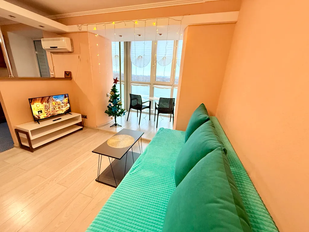 Панорамный вид на Иртыш с 8 этажа