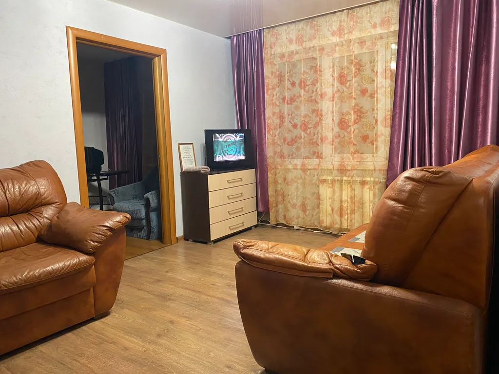 Просторная 2-комнатная квартира у цирка, 1 этаж, парковка, до 6 гостей