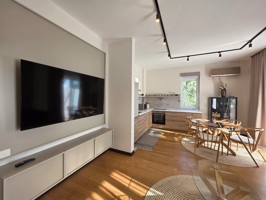 Стильная и комфортная квартира недалеко от лучших пляжей Будвы