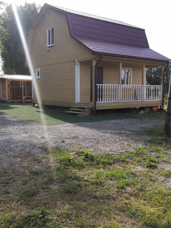 Домик с балконом