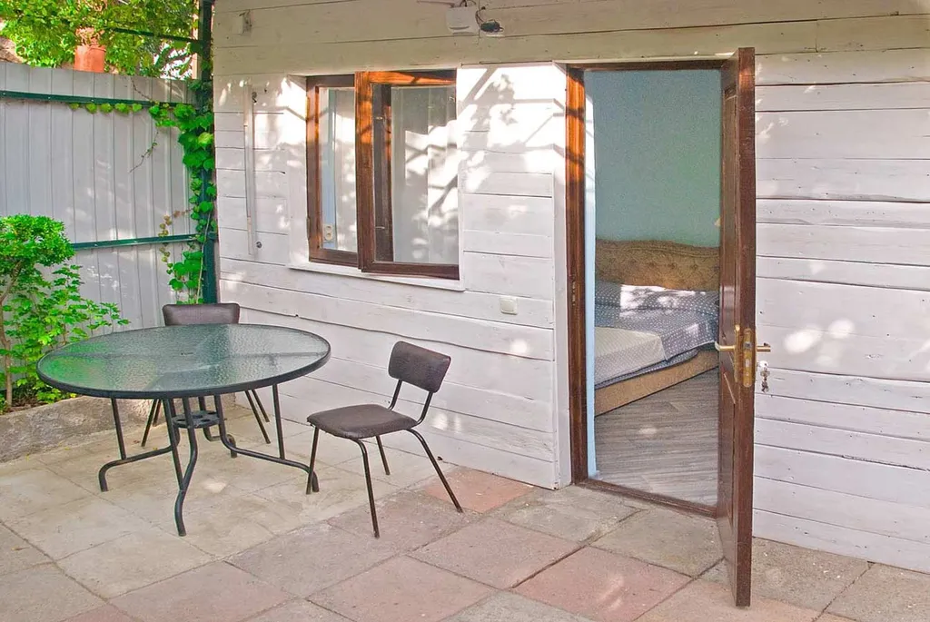 Семейный дворик