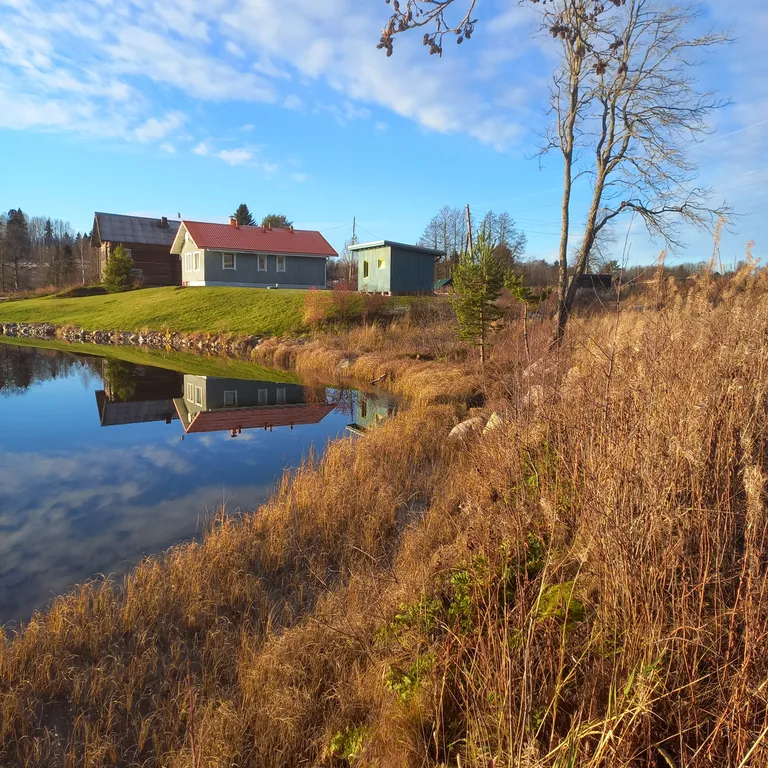 Дом с видом на озеро