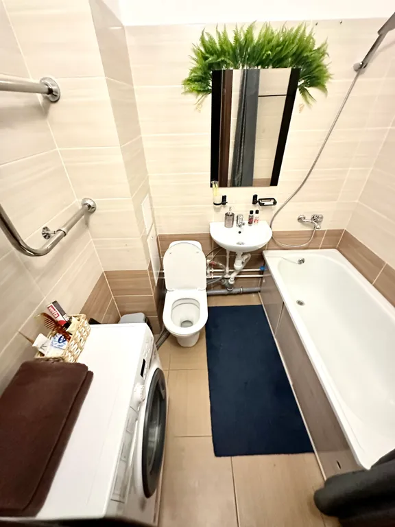 Студия с камином и кондиционером