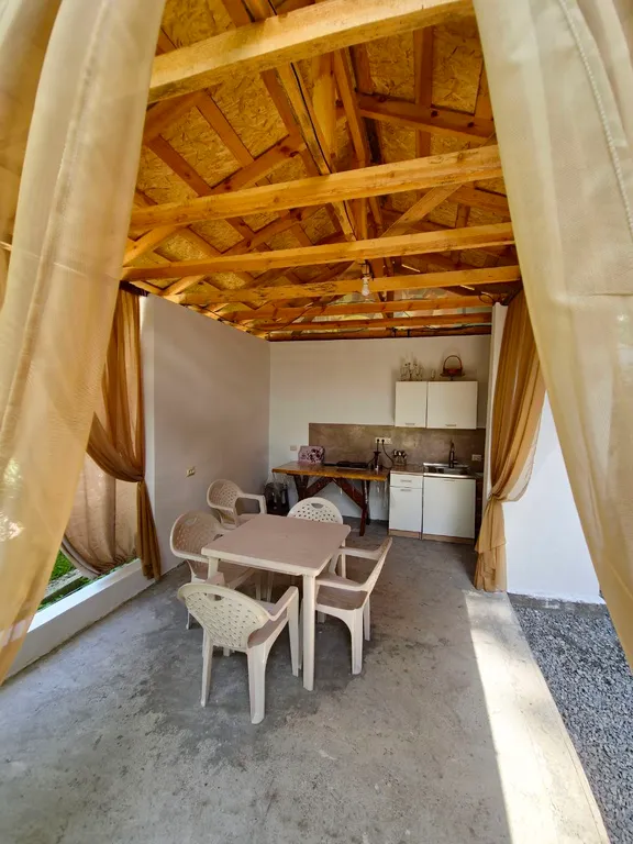 Коттедж Эко домик с парковкой возле горной реки — Гагра