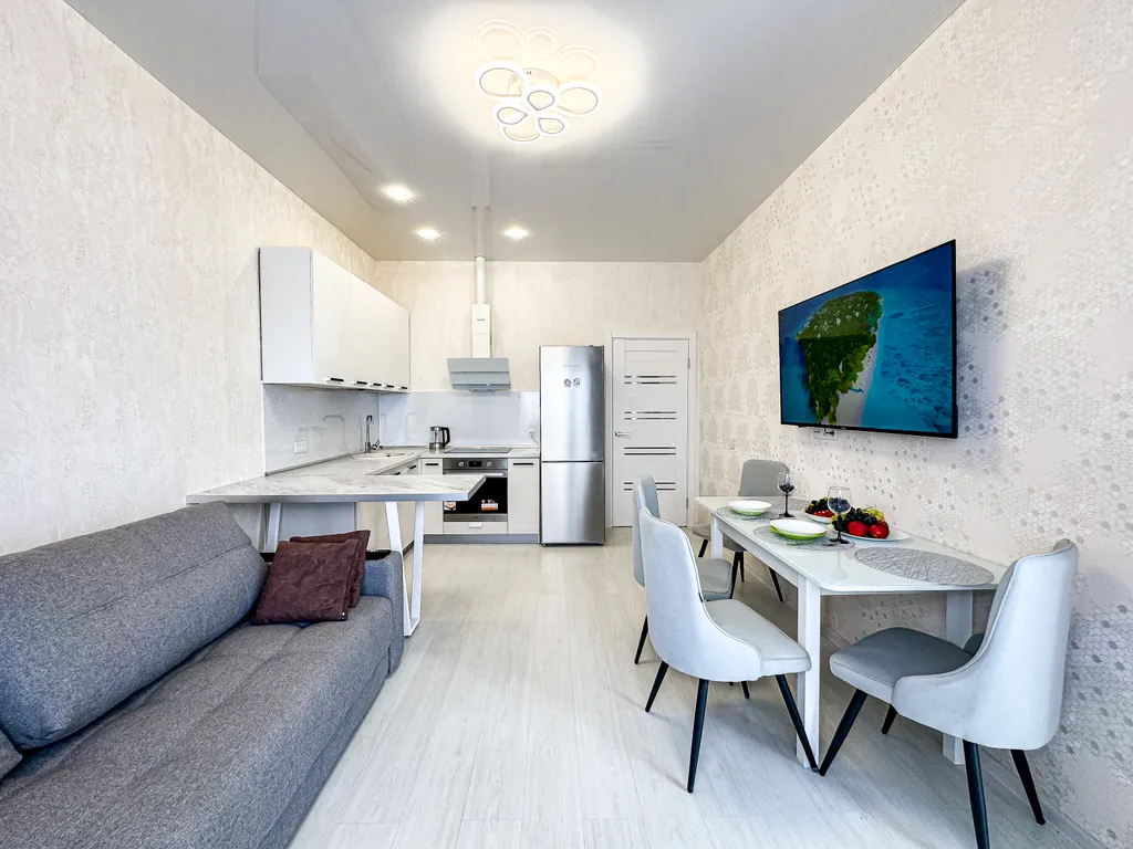 Евротрешка ЖК Регата на набережной с видом на море и горы