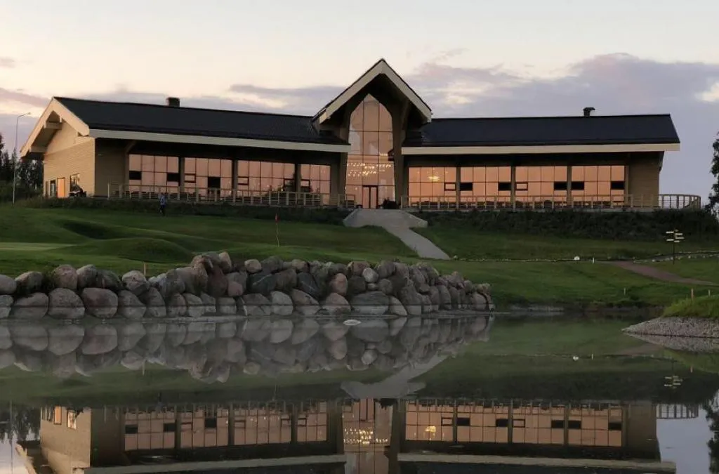 Коттедж Дом для семейного отдыха с баней — Сойкино