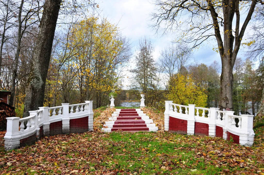 Коттедж 5-комнатный Дом — Луга