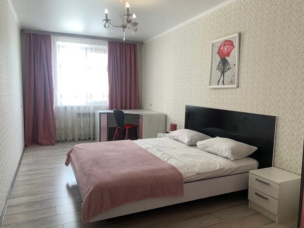 Вместительная светлая и чистая квартира — аренда посуточно в Магнитогорск