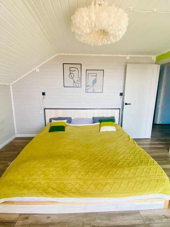 Коттедж Коттедж для семьи на море — Кучугуры