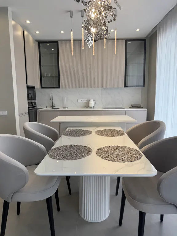 4 комнатный Дом с бассейном