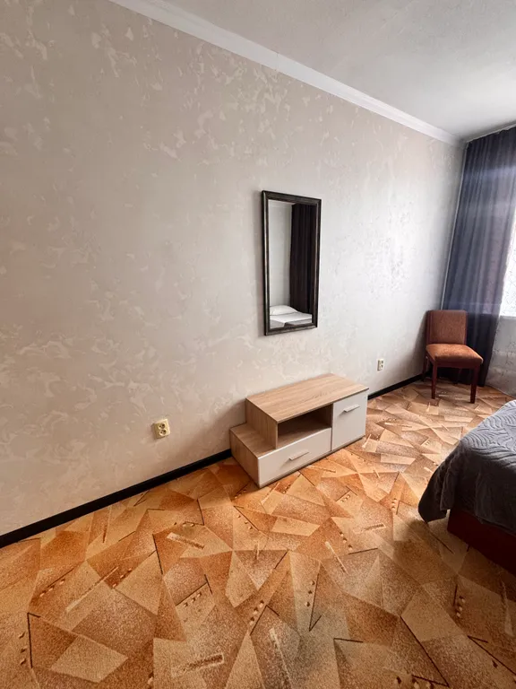 С бассейном рядом с морем