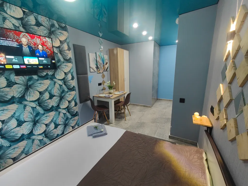 Квартира Отличная студия напротив Сибади в центре Нефтяников — Омск