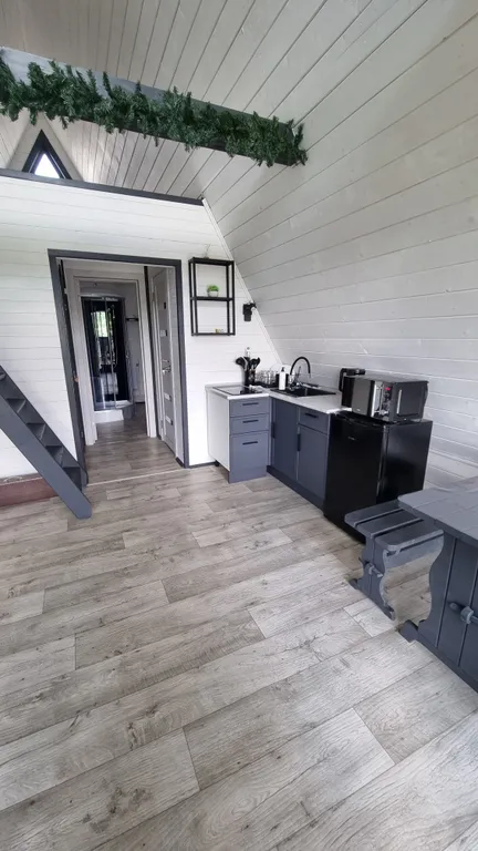 Домик у озера