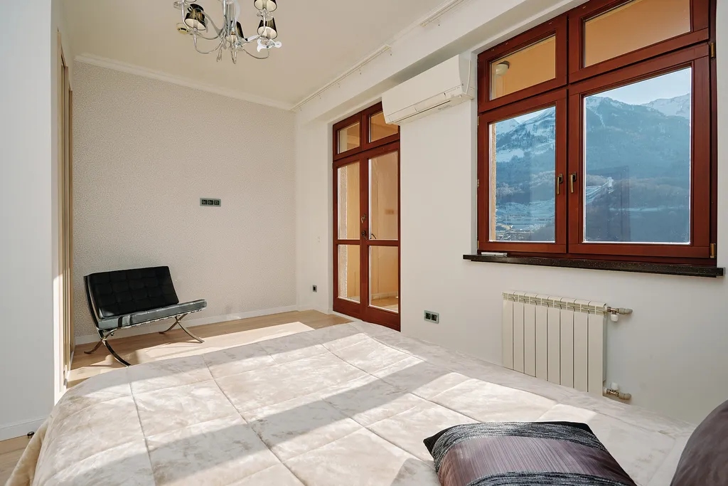 Стильный апартамент с видом на горы