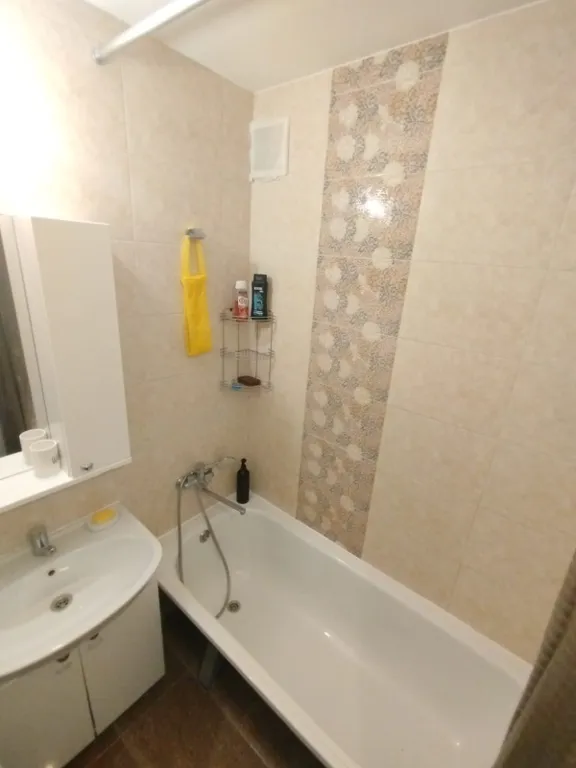 Просторная семейная двухкомнатная квартира рядом с центром города