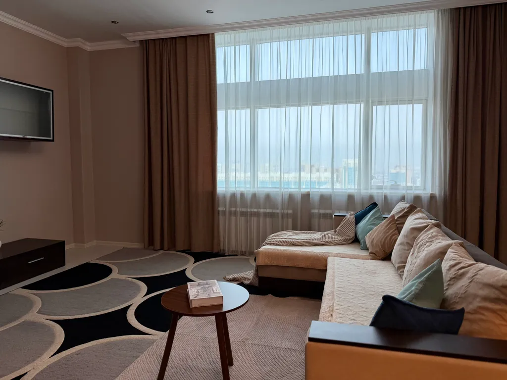 Просторная квартира в Золотом квадрате рядом с Байтереком