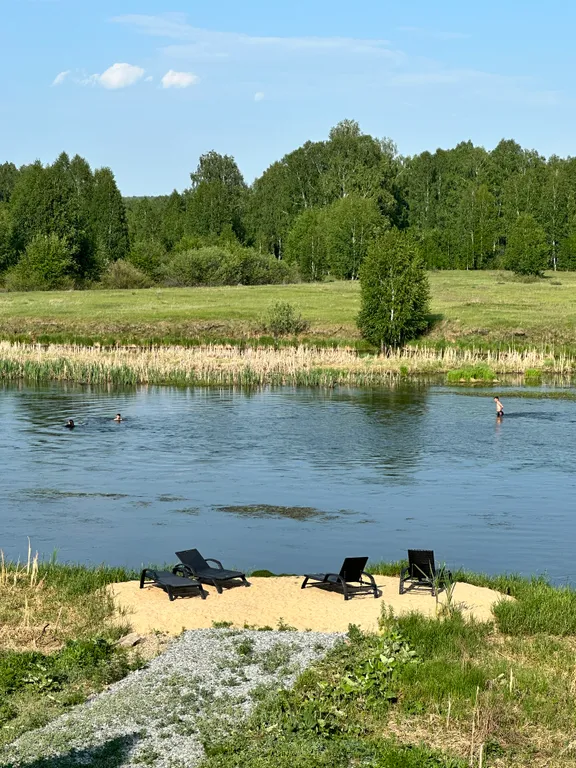 Треугольный дом A-фрейм с панорамными окнами Космос