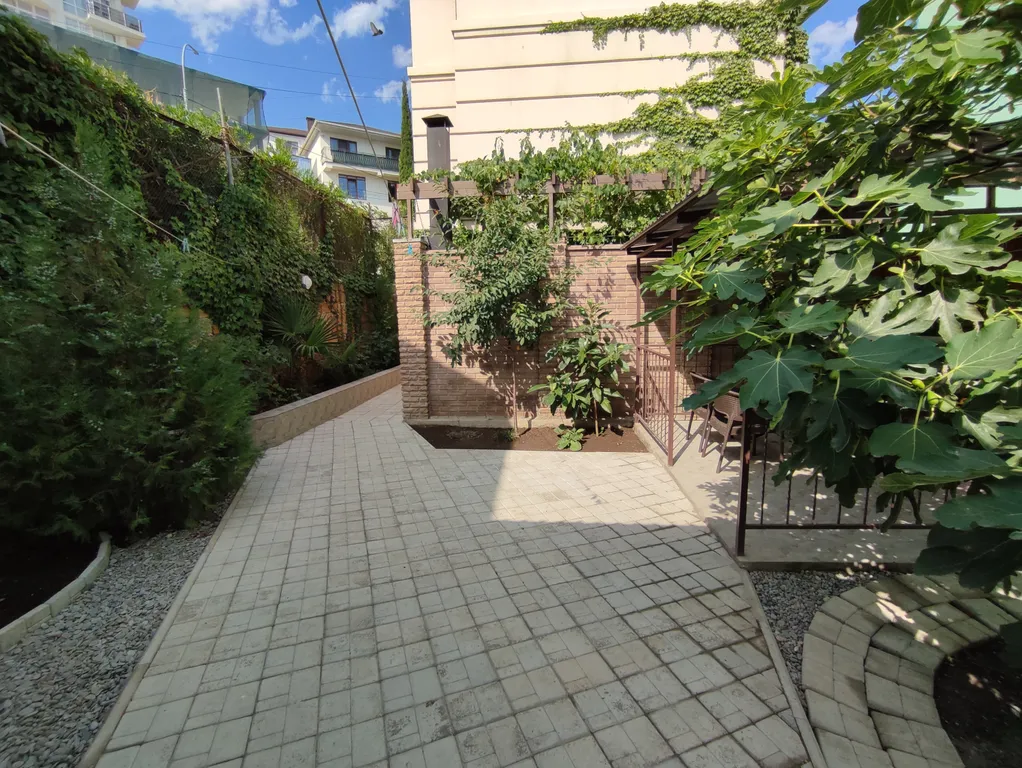 Часть дома с отдельным входом и двором в Мисхоре