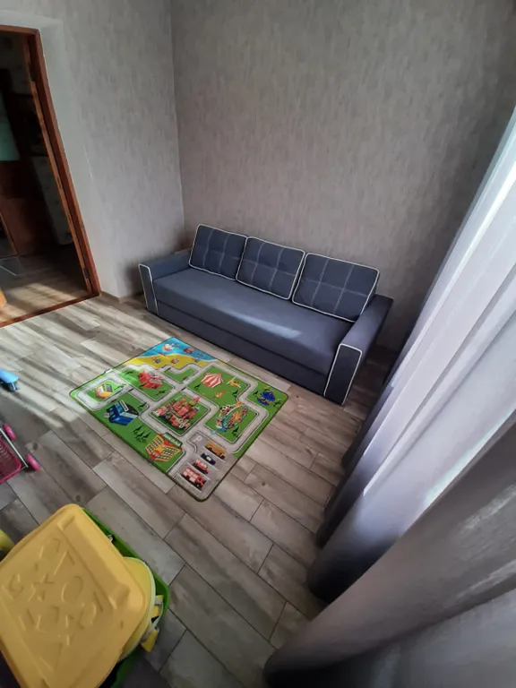 Уютный дом с двориком в центре поселка