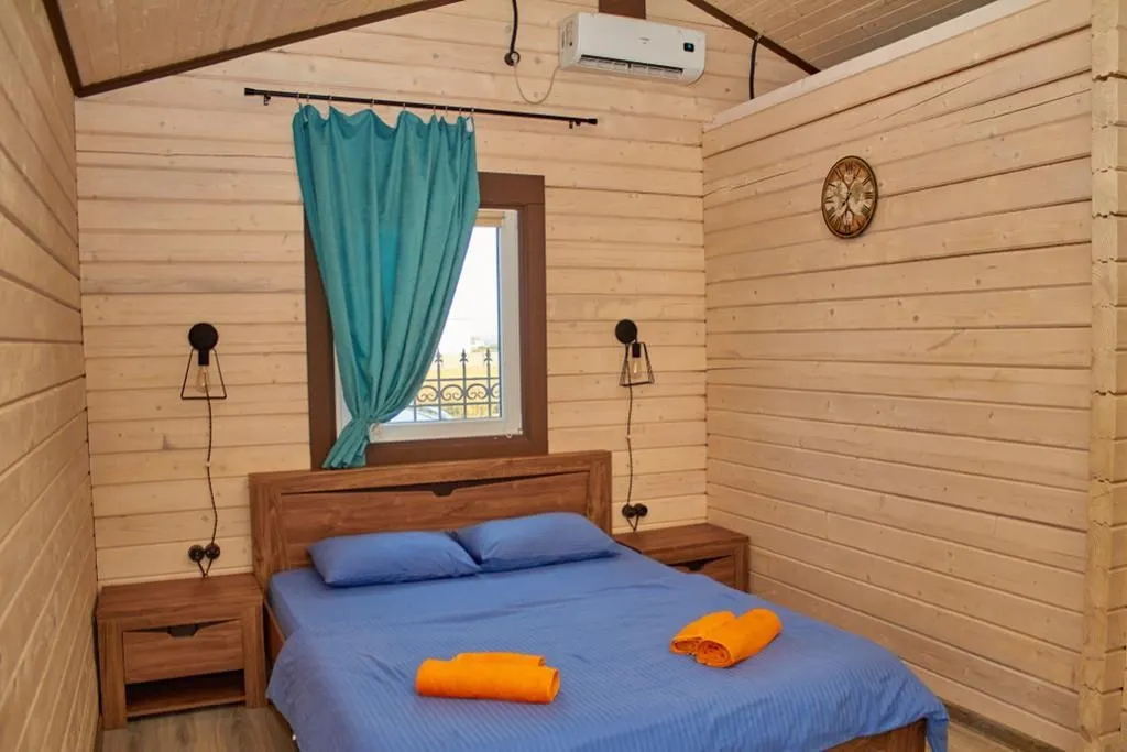 Коттедж 1-комнатный Дом — аренда посуточно в Оленевка