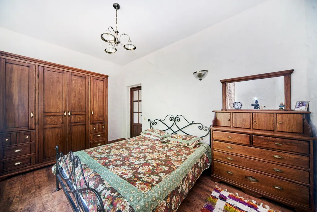 Дом в альпийском стиле в видом на горы