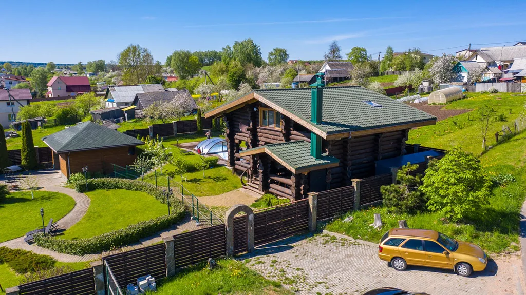 Шале с баней бассейном и видом на озеро