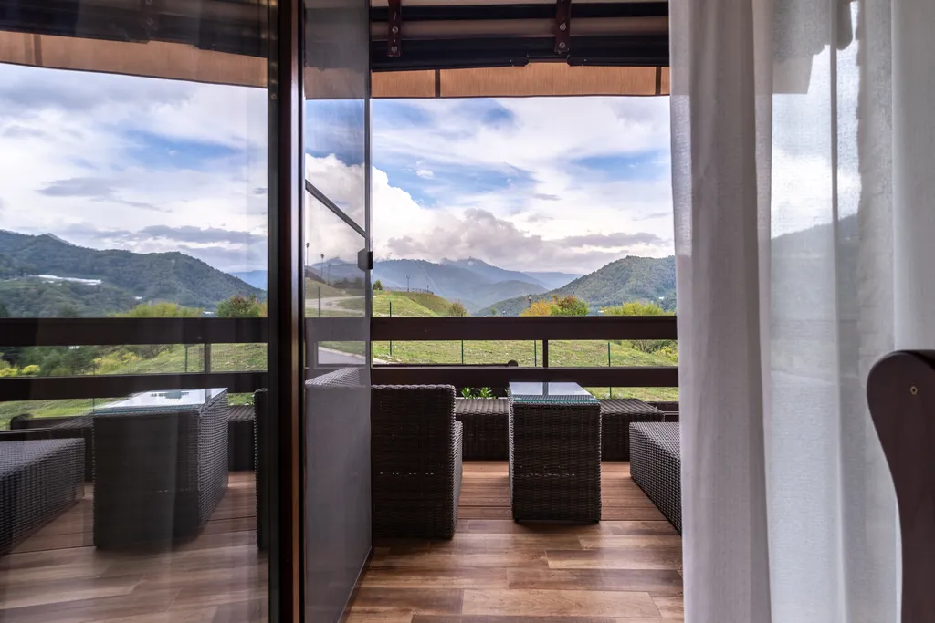 Семейные апартаменты с видом на горы