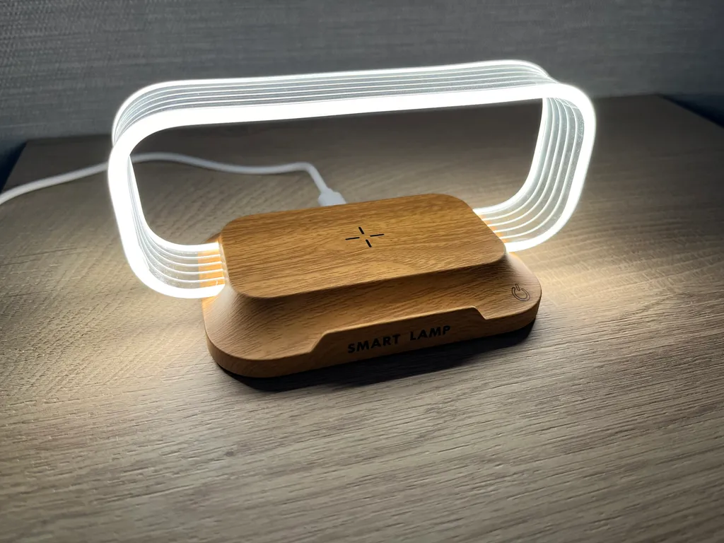 Квартира с панорамным видом на город и озеро на 20-ом этаже